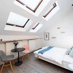 Delightful Old Town Studio