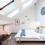 Delightful Old Town Studio